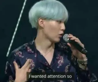 ▫ I wanted attention so attenzione, persona, microfono, cantante whatsapp sticker