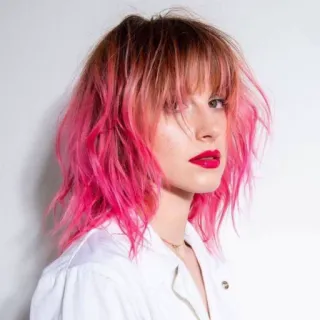 ❤️‍🔥 mulher, cabelo rosa, retrato, batom vermelho, pessoa telegram sticker
