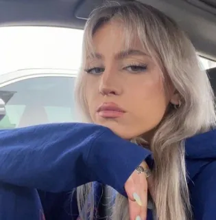 🥀 Frau, blonde Haare, Porträt, Selfie, Person, weiblich telegram sticker