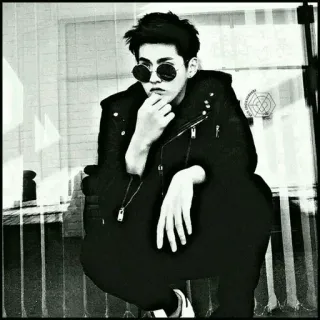 ♠️ kris wu, persona, celebrità, uomo, attore, occhiali da sole, bianco e nero, stile telegram sticker