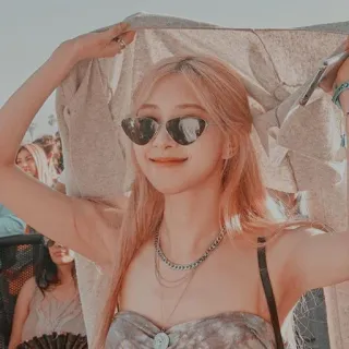 🌹 femme, lunettes de soleil, portrait, personne, extérieur, festival whatsapp sticker