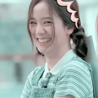 🍡 Jisoo kpop, นักร้อง, ไอดอล, blackpink, jisoo, ยิ้ม, น่ารัก telegram sticker