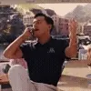 🥳