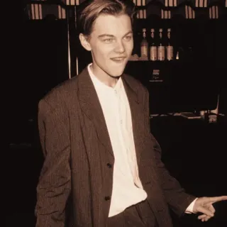 🌻 Leonardo DiCaprio Leonardo DiCaprio, actor, young, suit, portrait telegram sticker