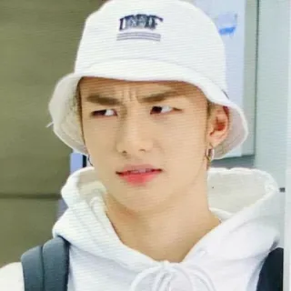 🤨 whatsapp sticker