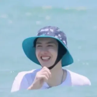 🤍 personne, plage, océan, chapeau, sourire telegram sticker
