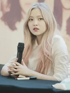 🕊 mujer, cantante, micrófono, kpop, retrato telegram sticker
