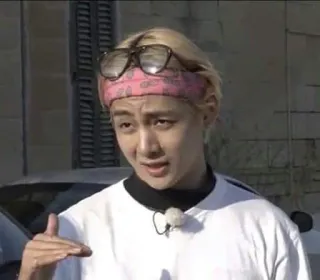 😏 V K-Pop, BTS, V, Bandana, Person, Promi telegram sticker