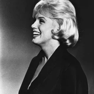 ➿ mulher, sorrindo, retrato, preto e branco, penteado, vintage telegram sticker