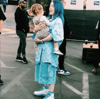 🕸 Billie Eilish 音楽, 歌手, セレブ, 赤ちゃん telegram sticker