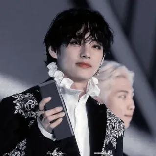 ▫️ V V, BTS, K-pop, piosenkarz, celebryta, idol, mężczyzna telegram sticker