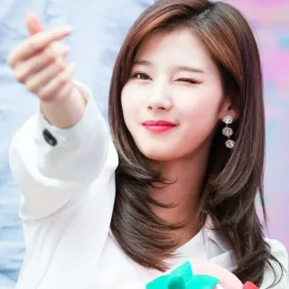 🍭 mujer, K-pop, guiño, corazón, lindo, chica telegram sticker