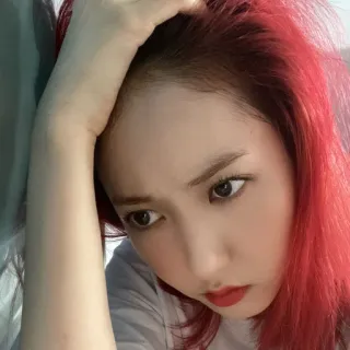 😏 Frau, Porträt, rote Haare, asiatisch whatsapp sticker