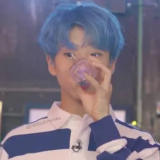 🥃 @neocultmemes Meme, Kpop, Bere, Divertente, Screenshot, Cultura di internet telegram sticker