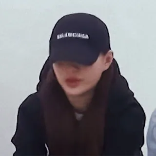 🎧 BALENCIAGA Frau, Mütze, Mode, Balenciaga, Kleidung, Hut telegram sticker