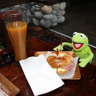 🍝 Kermit 커밋, 베이글, 샌드위치, 음식, 음료, 머펫 telegram sticker