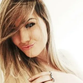 😘 Frau, blond, Porträt, Mädchen, Selfie, Person, weiblich telegram sticker
