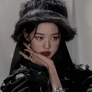 🥢 SLYN phụ nữ, chân dung, thời trang, mũ, trang sức, Hàn Quốc, vẻ đẹp telegram sticker
