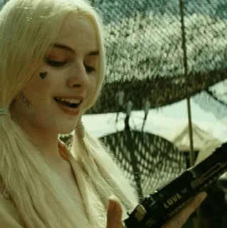 😈 Harley Quinn Suicide Squad Harley Quinn, Margot Robbie, Suicide Squad, villana, personaje de cómic, arma, pistola telegram sticker