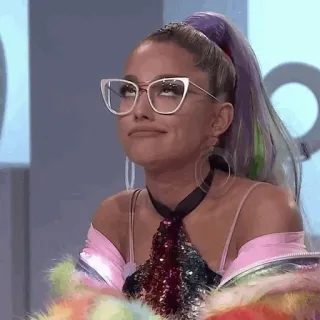 🌃 Ariana Grande คนดัง, นักร้อง, ป๊อปสตาร์, ทัศนคติ, แว่นตา, มีม telegram sticker