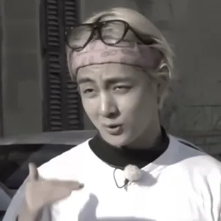 🥡 V kpop, v, bts, personne, homme, bandana, lunettes telegram sticker