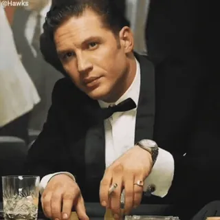 😏 Tom Hardy актер, портрет, знаменитость, мужчина, смокинг whatsapp sticker