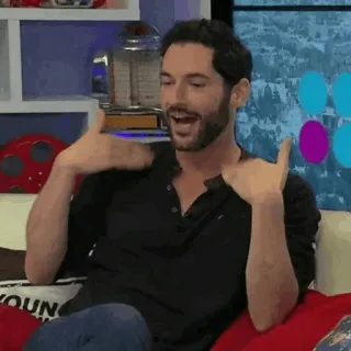 😊 Lucifer Morningstar Lucifer знаменитость, мужчина, телешоу, улыбается, большой палец вверх telegram sticker