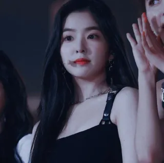 🌨 Irene Irene, K-pop, Idole, Femme, cheveux noirs, chanteuse telegram sticker