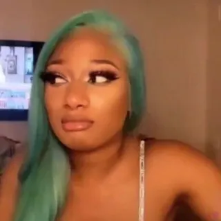 😒 Megan Thee Stallion Meme, Promi, Sängerin, Frau whatsapp sticker