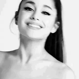 😐 Ariana Grande Ariana Grande, piosenkarka, celebrytka, gwiazda pop, czarno-białe, portret, uśmiech telegram sticker