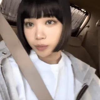 chaewon & @azumihelp :: @fStikBot whatsapp stickers