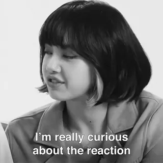 ♟ I'm really curious about the reaction реакция, любопытный/любопытная, женщина, человек whatsapp sticker