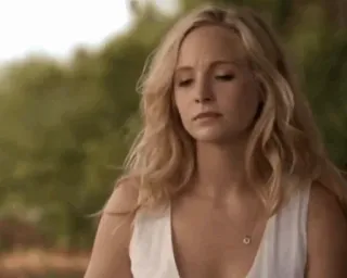 🦋 Caroline Forbes The Vampire Diaries 금발, 여성, 젊은, 뱀파이어, TV 시리즈 telegram sticker