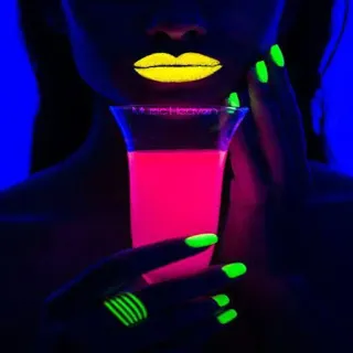 🍷 Mic Heaven Neon, Bebida, Mulher, Lábios, Unhas, Brilho, Festa whatsapp sticker