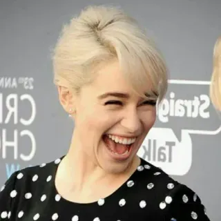 😂 Attrice, Celebrità, Ritratto, Sorriso, Risata, Emilia Clarke telegram sticker