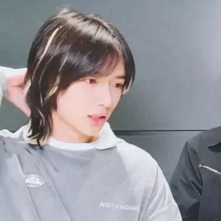 🧷 NOT KNOW pessoa, homem, coreano, cabelo telegram sticker