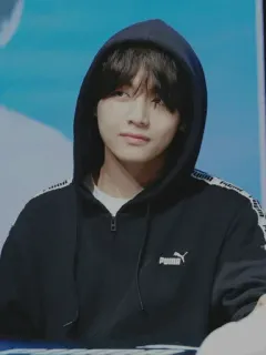 🎐 V V, BTS, K-Pop, Idol, Cantante coreano, Celebrità whatsapp sticker