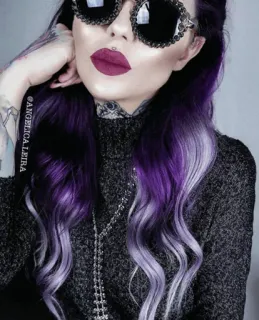 🔮 @ANGELICA.LEIRA wanita, rambut ungu, kacamata hitam, makeup, kecantikan, mode whatsapp sticker