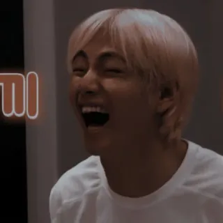 🐻 Kim Taehyung 김태형, bts, k팝, 아이돌, 가수, 미소, 사람 telegram sticker