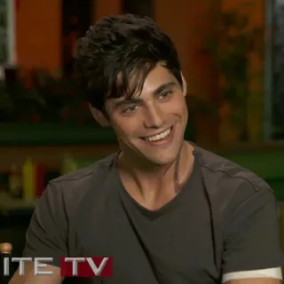 🏹 ITE TV Matthew Daddario, attore, celebrità, ritratto, uomo, sorridente telegram sticker
