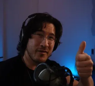 👍 Markiplier markiplier, youtube, youtuber, créateur de contenu, gamer, animateur, lunettes, pouce levé telegram sticker