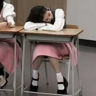 🍒 dormir, bureau, fille, étudiant, école, uniforme telegram sticker