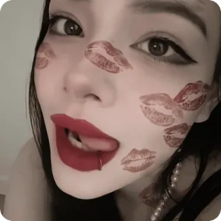 🧛‍♀️ mulher, maquiagem, lábios, beijos, rosto, beleza, cosméticos telegram sticker