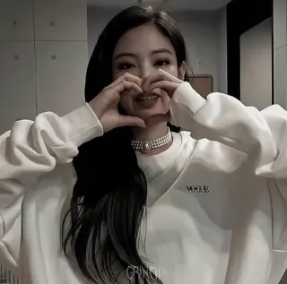 ✨ Vogue coreano, mujer, sonriendo, corazón, vogue, moda, grinch telegram sticker