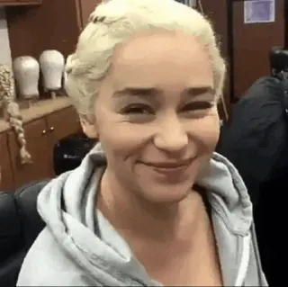😐 Daenerys Targaryen Game of Thrones Daenerys Targaryen, Emilia Clarke, Game of Thrones, blonde, sourire, portrait telegram sticker