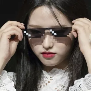 😎 mulher, óculos de sol, pixelizado, deal with it, meme, óculos, rosto telegram sticker