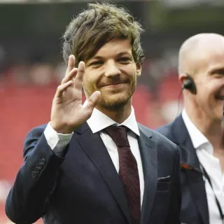 👋 Louis Tomlinson chanteur, célébrité, One Direction, musique, personne, homme telegram sticker