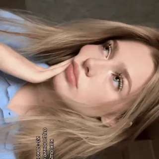🧺 @wallgif blonde, woman, portrait, selfie, beauty, filter, makeup telegram sticker