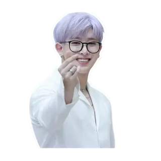 ❤️ Wonho K-pop, นักร้อง, หัวใจ, แว่นตา, ยิ้ม, คนดัง telegram sticker