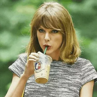 💫 Taylor Swift Taylor Swift, Promi, Sängerin, Eiskaffee, Frau, Strohhalm, Getränk telegram sticker